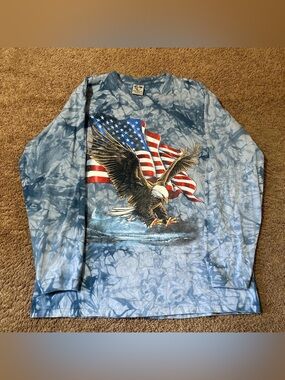 The Mountain t-shirt men’s large blue made in USA